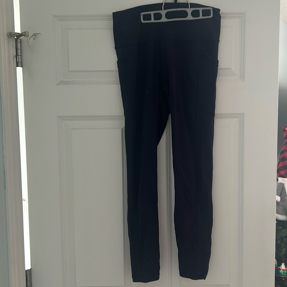 Zyia Navy blue size 8/10 pocket leggings
